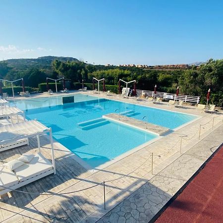 Club Esse Sporting Hotel Stintino Bagian luar foto