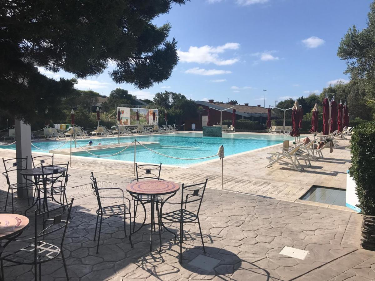 Club Esse Sporting Hotel Stintino Bagian luar foto