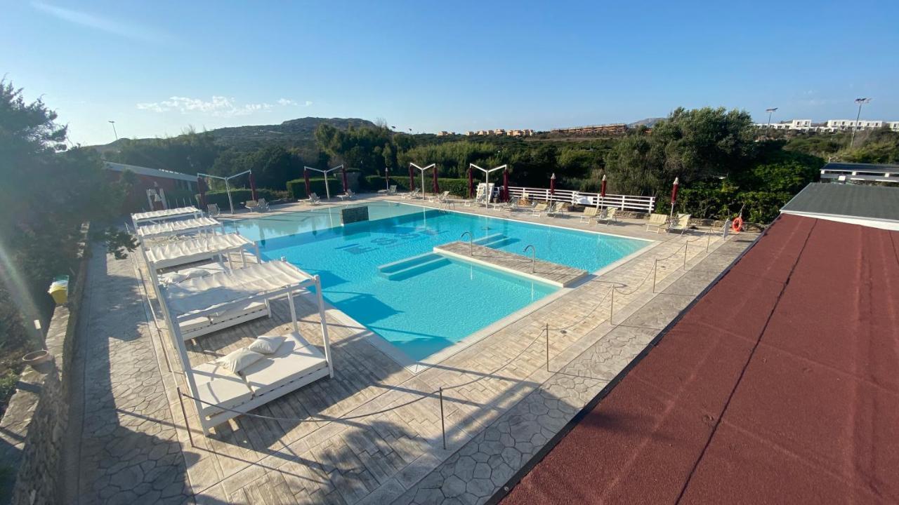 Club Esse Sporting Hotel Stintino Bagian luar foto