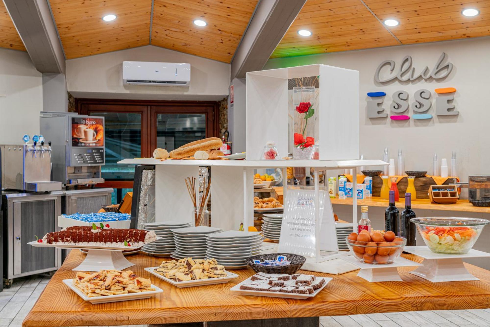 Club Esse Sporting Hotel Stintino Bagian luar foto
