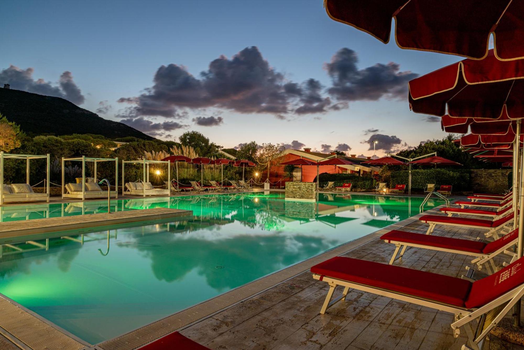 Club Esse Sporting Hotel Stintino Bagian luar foto
