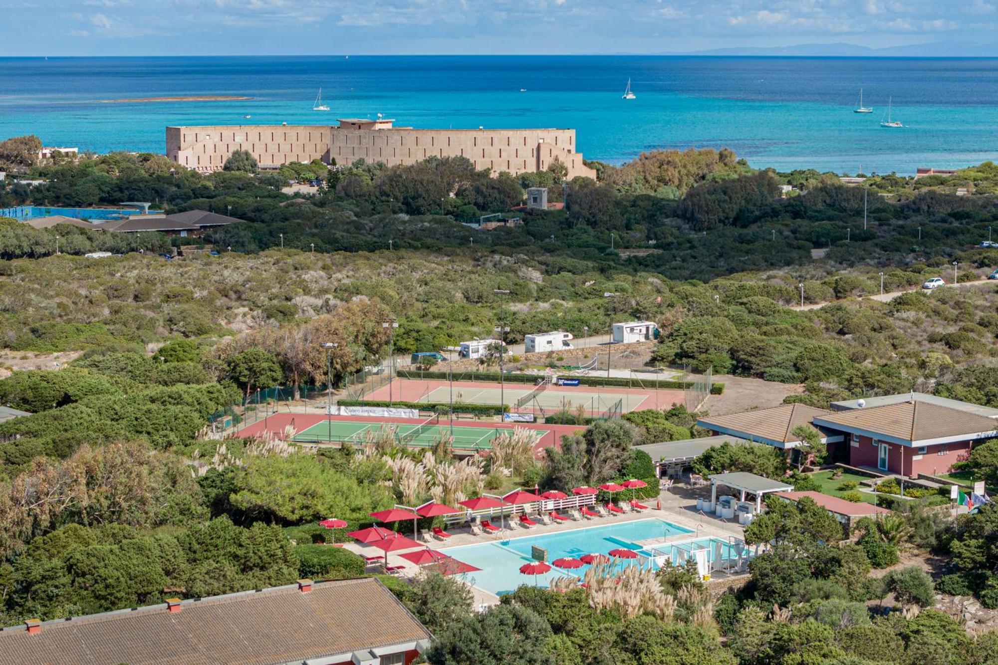 Club Esse Sporting Hotel Stintino Bagian luar foto