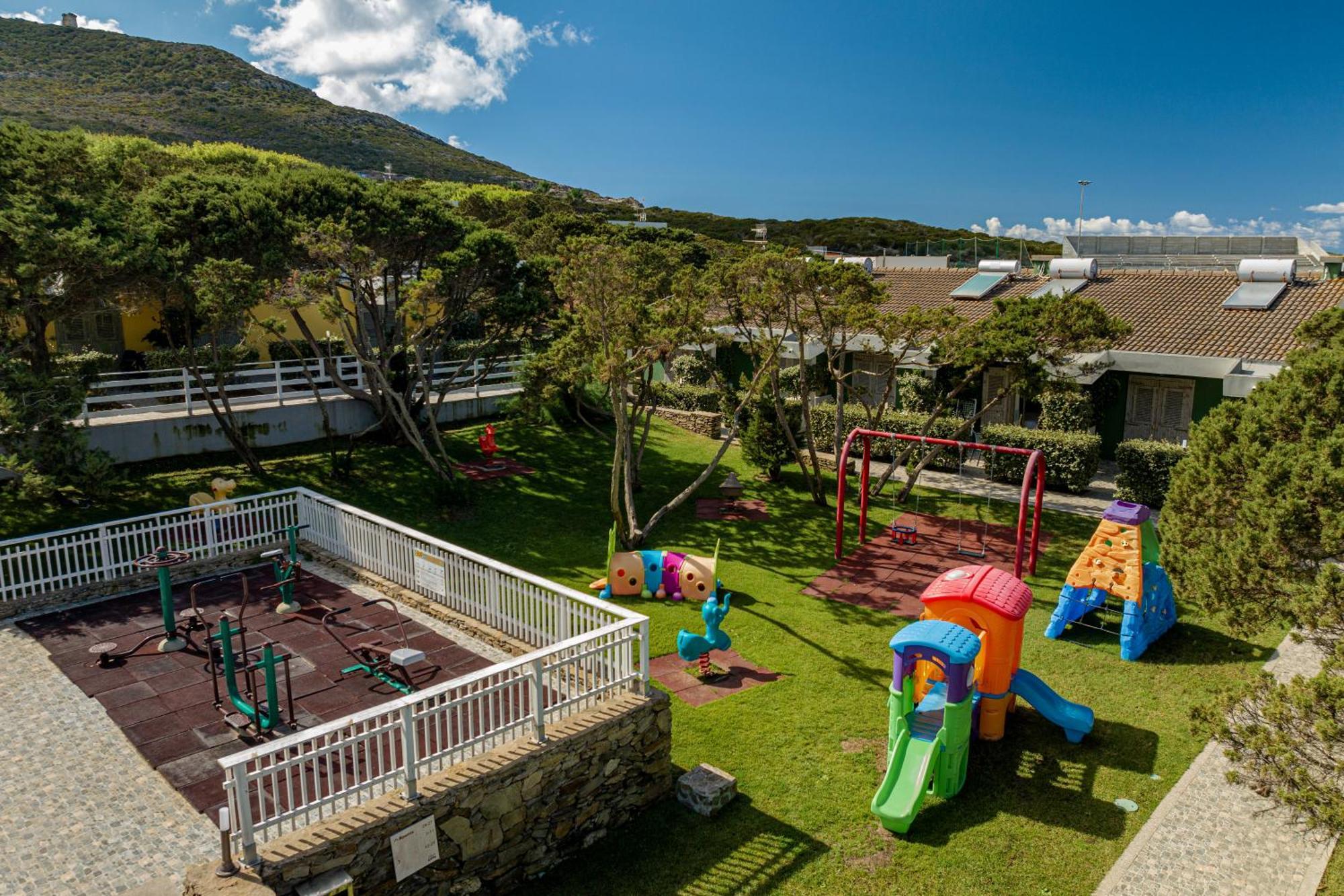 Club Esse Sporting Hotel Stintino Bagian luar foto