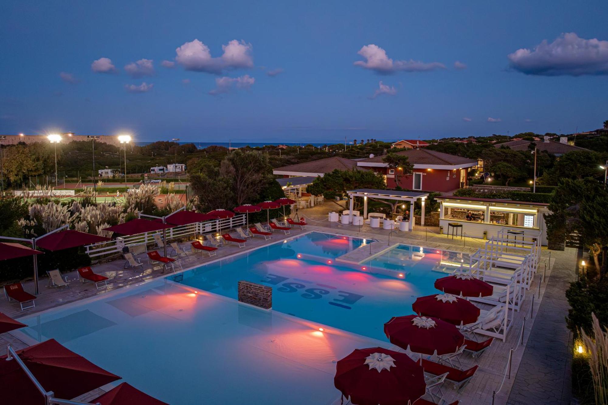 Club Esse Sporting Hotel Stintino Bagian luar foto
